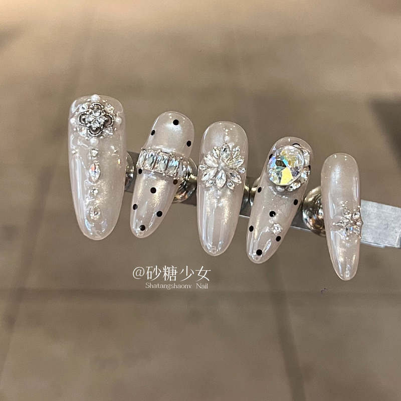 Cat-Eye Wearable Nails, Medium-Length, 2026 New Model, High-End Nail Patches, Stunning Handmade Bridal Wearable Nail Art Cat-Eye Wearable Nails, Medium-Length, 2026 New Model, High-End Nail Patches, Stunning Handmade Bridal Wearable Nail Art