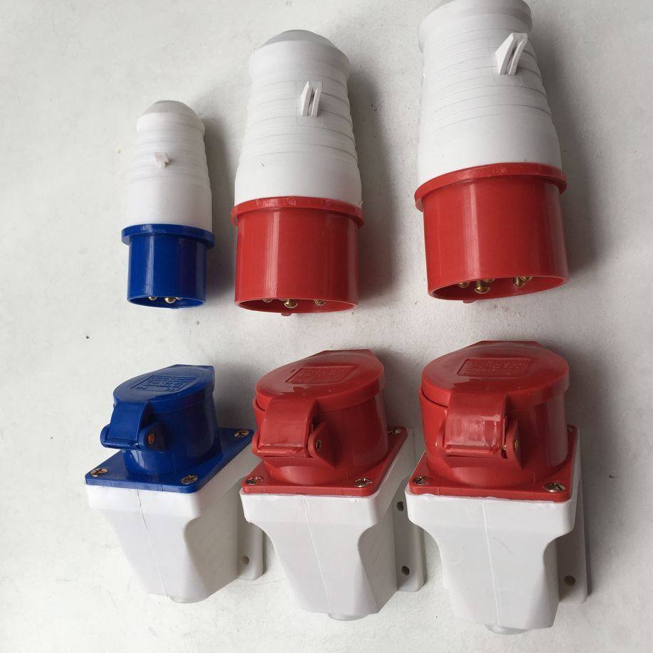 New products waterproof industrial plug socket connector triquad-five core 16A 32A 32A 380V 380V 220V