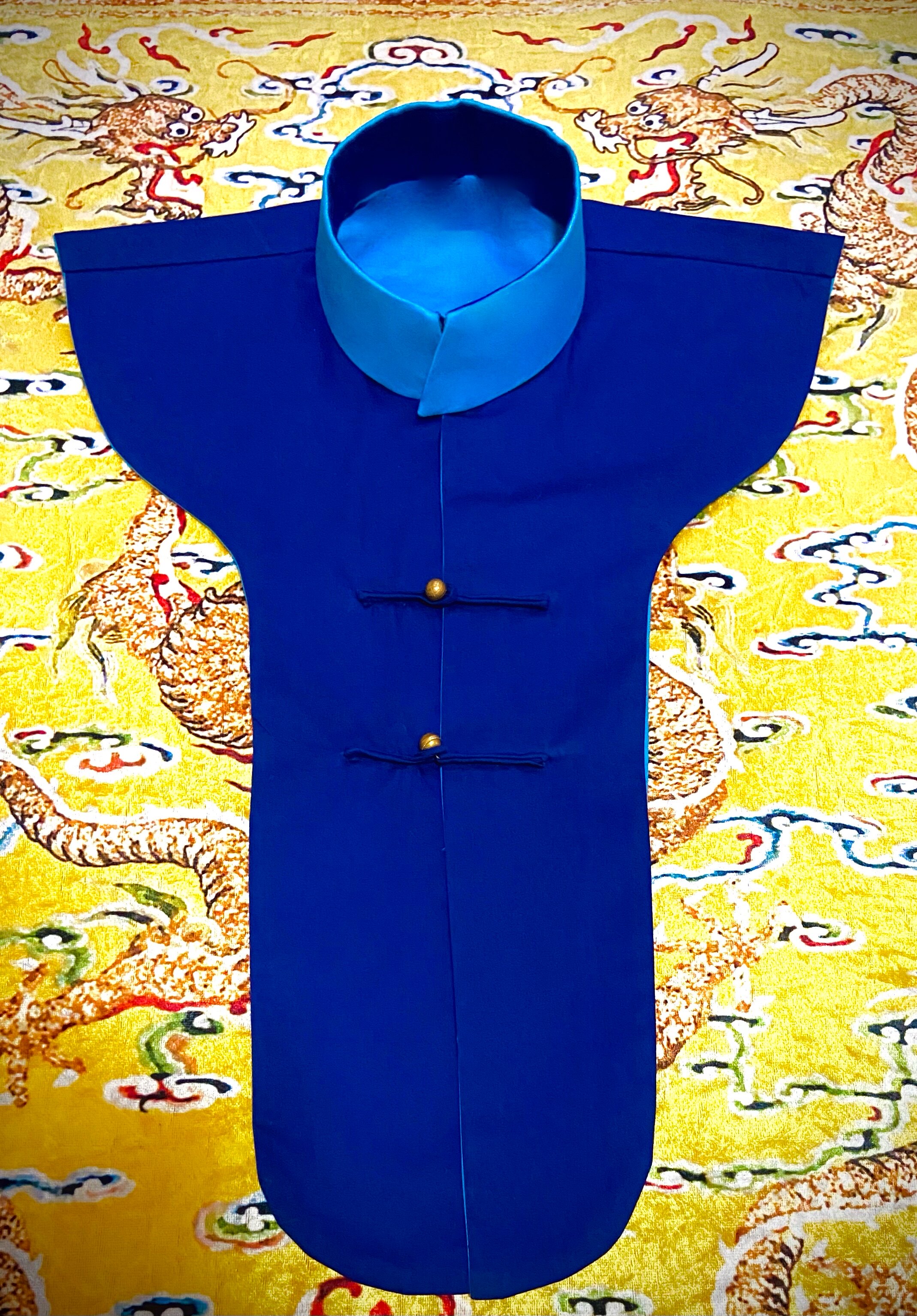 The Qing Dynasty's Tongue Collar Clothes and Qing Dynasty Office Undertaking the Qing Palace's Office to Undertake the Pursuit of Qing Miyazu