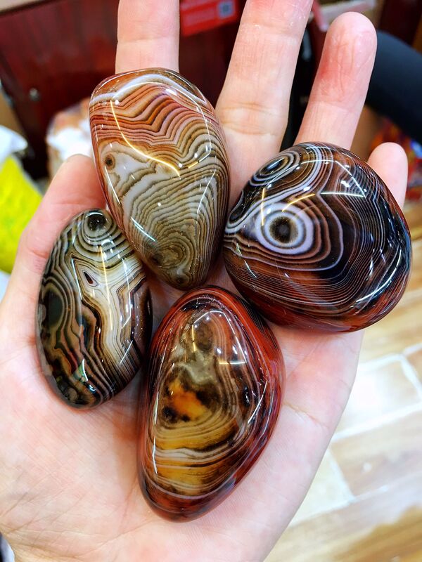 Premium Silk-Wrapped Agate Ornaments, Natural Raindrop Stones, Silk-Wrapped Agate Natural Stones, Aquarium Colored Stones, Pebbles Premium Silk-Wrapped Agate Ornaments, Natural Raindrop Stones, Silk-Wrapped Agate Natural Stones, Aquarium Colored Stones, Pebbles