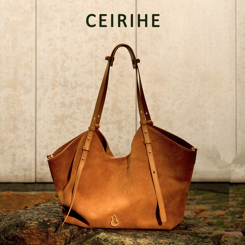 Ceirihe Large-Capacity Suede Tote Bag for Women 2026 New Retro Commuter Shoulder Underarm Bag