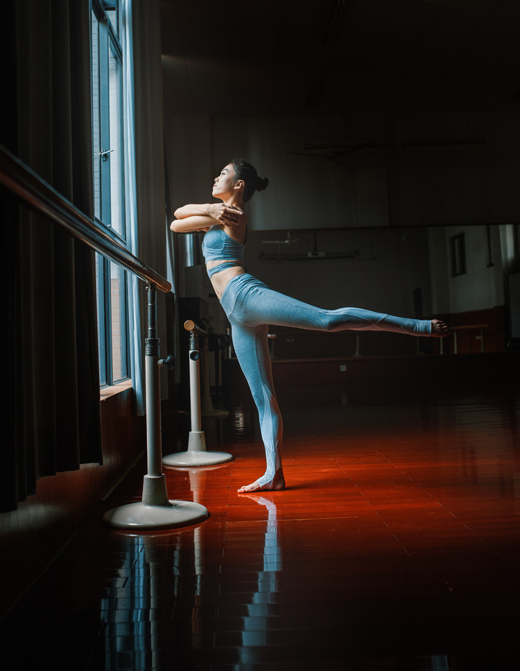 Mùa xuân và mùa hè của phụ nữ cao eo và nhanh chóng làm khô tập thể dục dance stretch thể thao quần mỏng màu trắng bước chân yoga quần phụ nữ chặt chẽ áo yoga