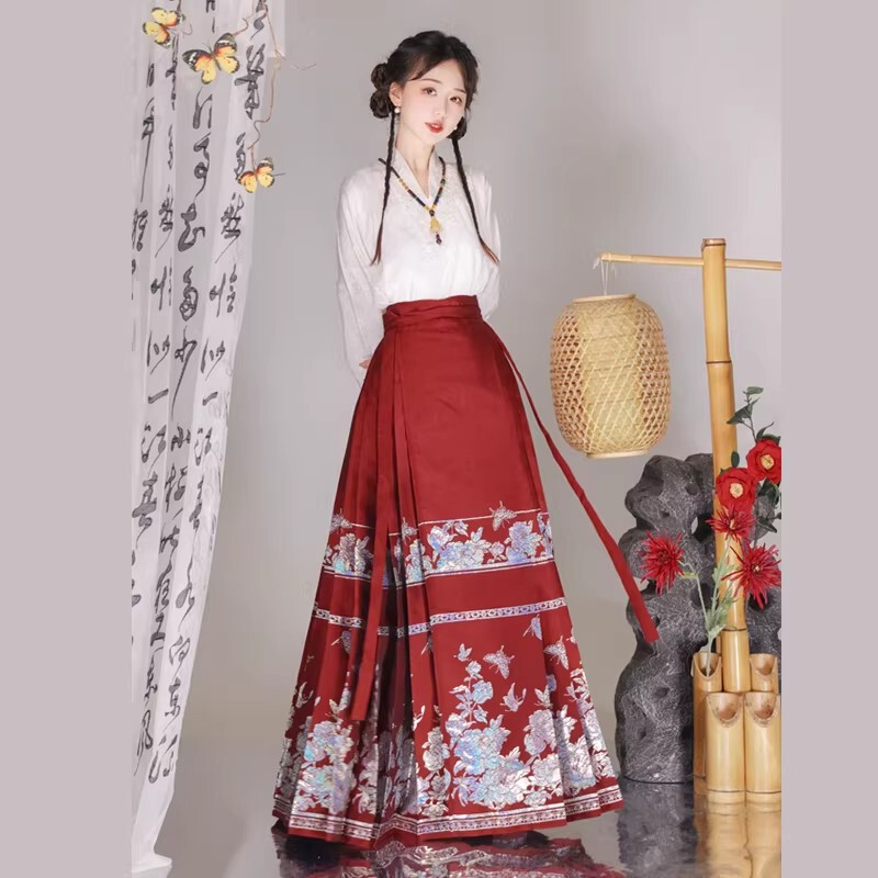 Ming Dynasty-Style Hanfu Mamian Skirt Piece Set with Silver Inlay and Original Design, New Chinese-Style Hanfu for Women, Adult Daily Wear, Airplane Sleeves, Spring and Summer
