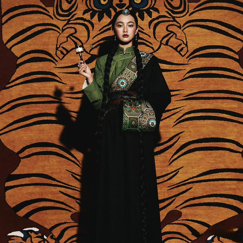 Tibetan Clothing for Women, Tibetan Ethnic Minority Photo Shoot Outfits, Travel Photography Tibetan Robes, Performance Costumes for Women, Lhasa Tibetan Clothing