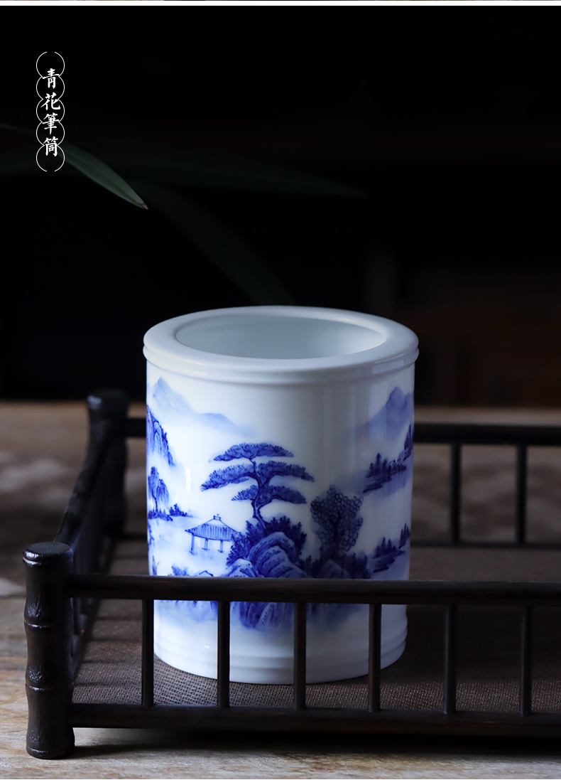 Jingdezhen blue and white landscape hand - made brush pot office China creative wind restoring ancient ways the large capacity pen barrels of four treasures of the study