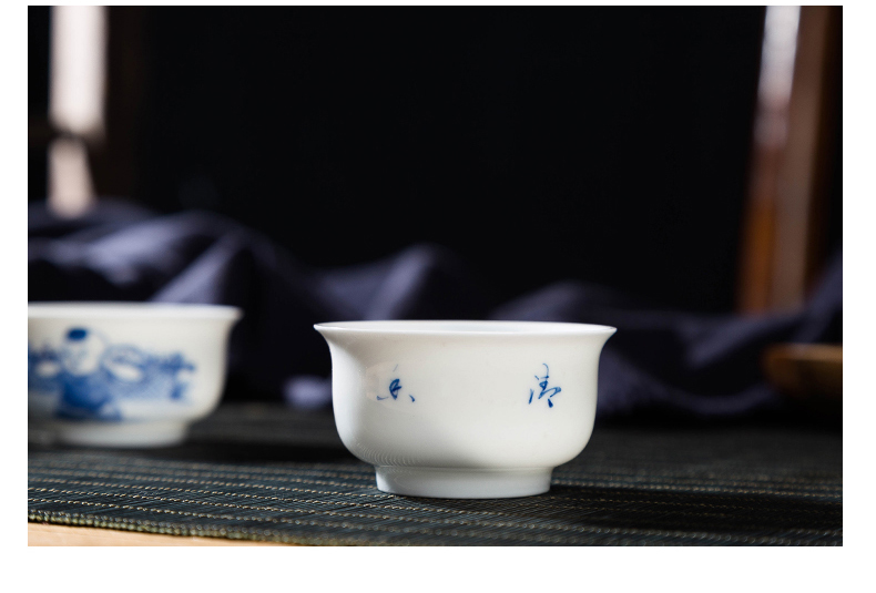 Jingdezhen ceramic hand - made master cup tong qu kung fu tea cups small bowl of blue and white porcelain individual cup sample tea cup