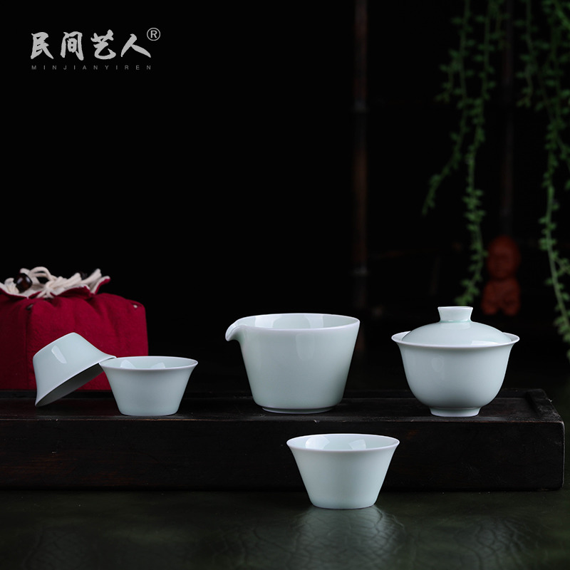 Travel jingdezhen ceramic tea set is suing celadon kung fu tea set reasonable size cup tureen of a complete set of