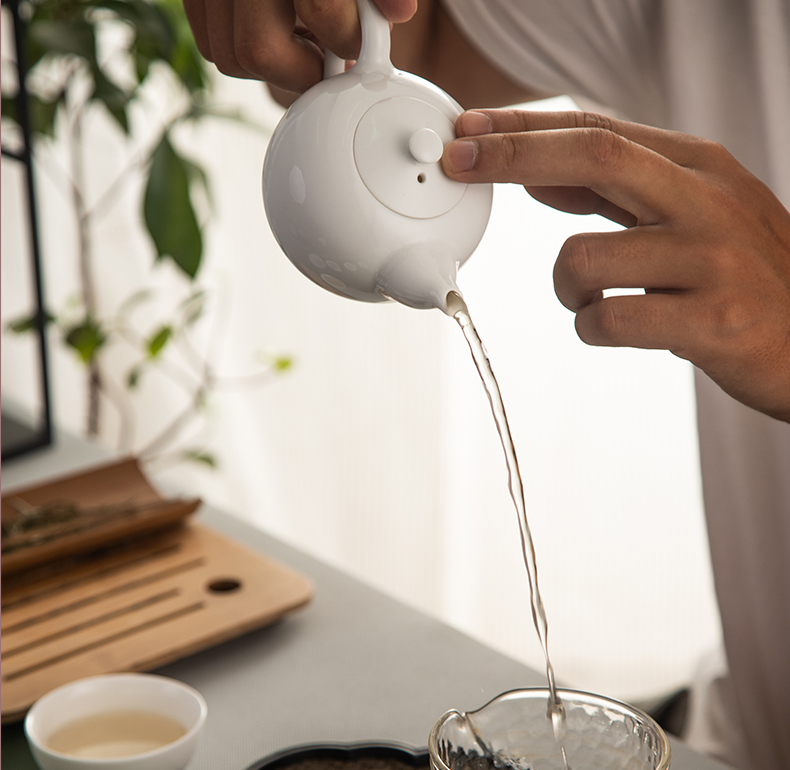 Sweet white glaze high white porcelain household jingdezhen ceramic teapot kung fu teapot size belt thickening the single pot