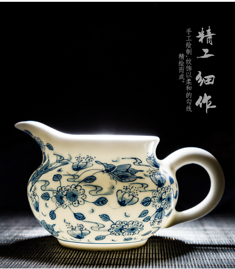 Jingdezhen ceramic hand - made flowers and a cup of blue and white disc love points pours tea tea ware kung fu tea accessories and glass