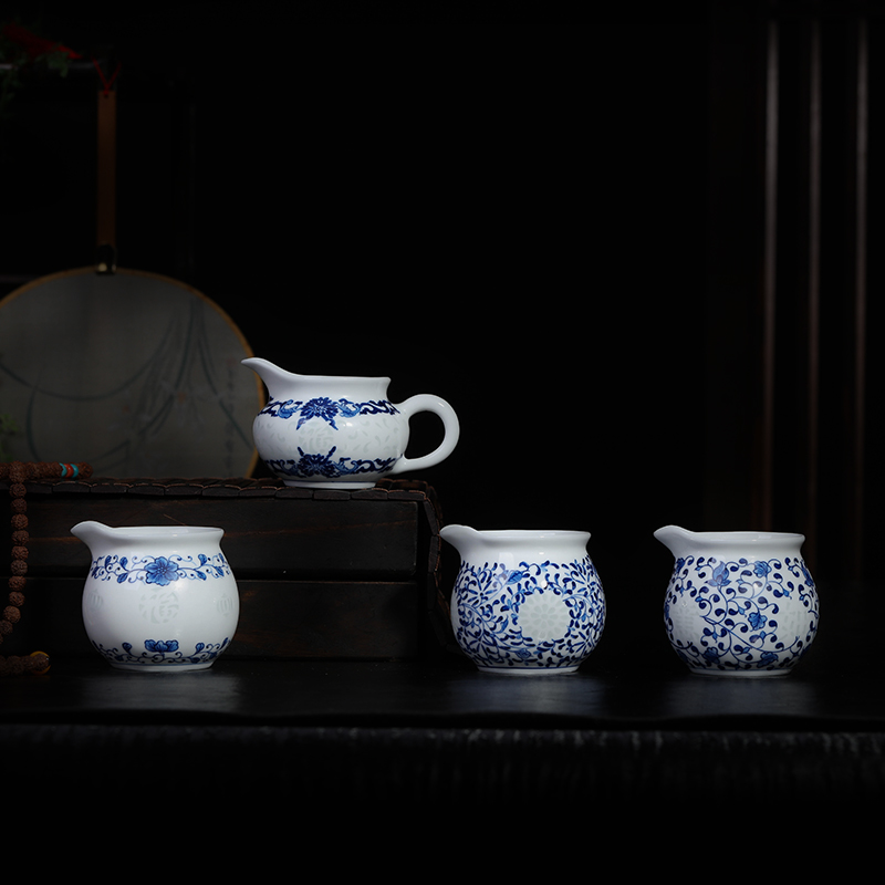 Jingdezhen blue and white and exquisite hand - made kung fu tea set household ceramics fair fair keller cup and a cup of tea ware