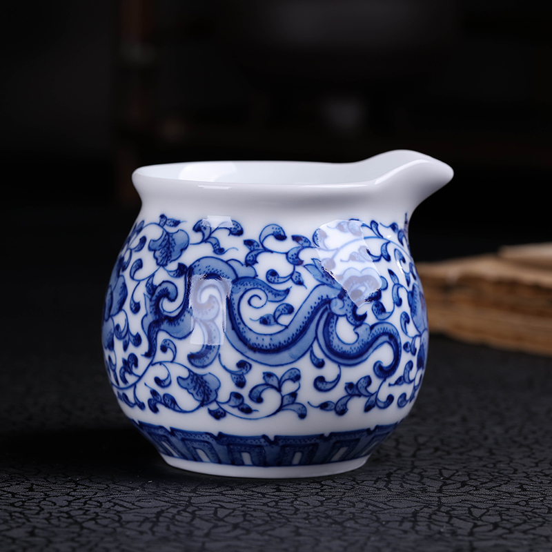 Jingdezhen hand - made justice cup tea sea of blue and white porcelain ceramic tea cup of filter points kungfu tea tea tea set