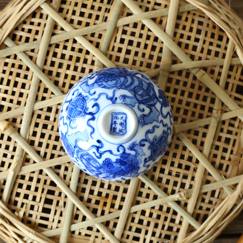 Jingdezhen ceramic master kung fu tea cup single CPU hand - made sample tea cup individual cup blue large pu - erh tea cup