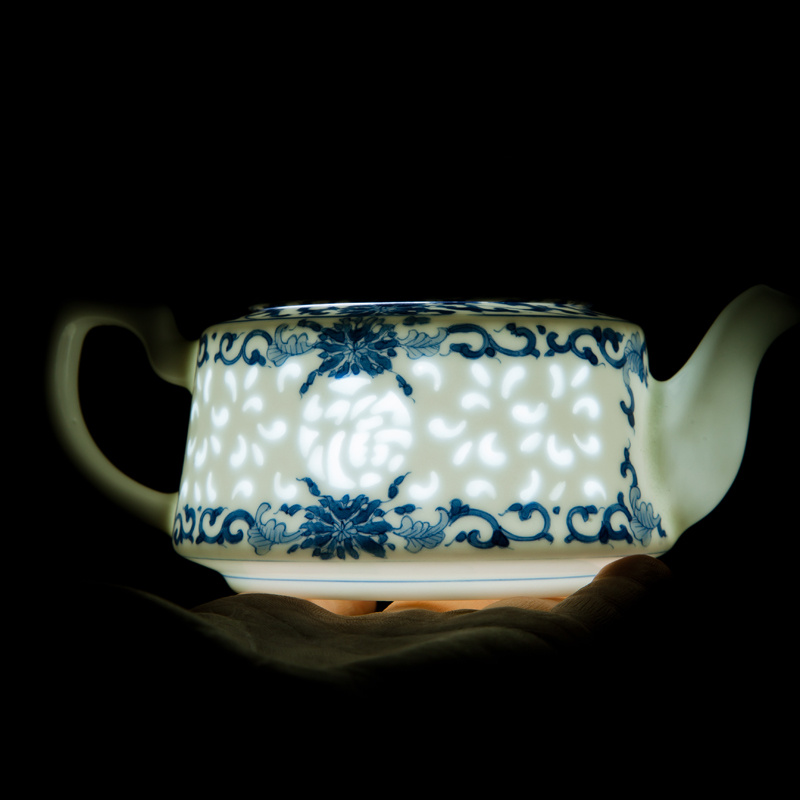 Jingdezhen blue and white and exquisite ceramic tea set a complete set of hand - made of ceramic fair kung fu tea cup teapot suit