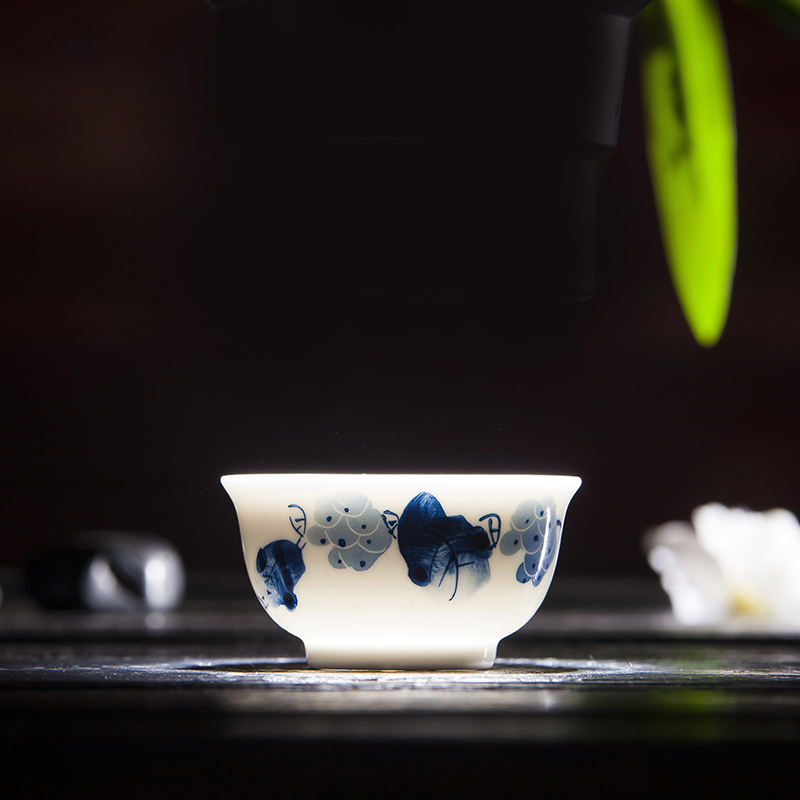 Jingdezhen ceramic tea set of pure hand - made kung fu tea set gift household contracted tea cups of blue and white porcelain teapot