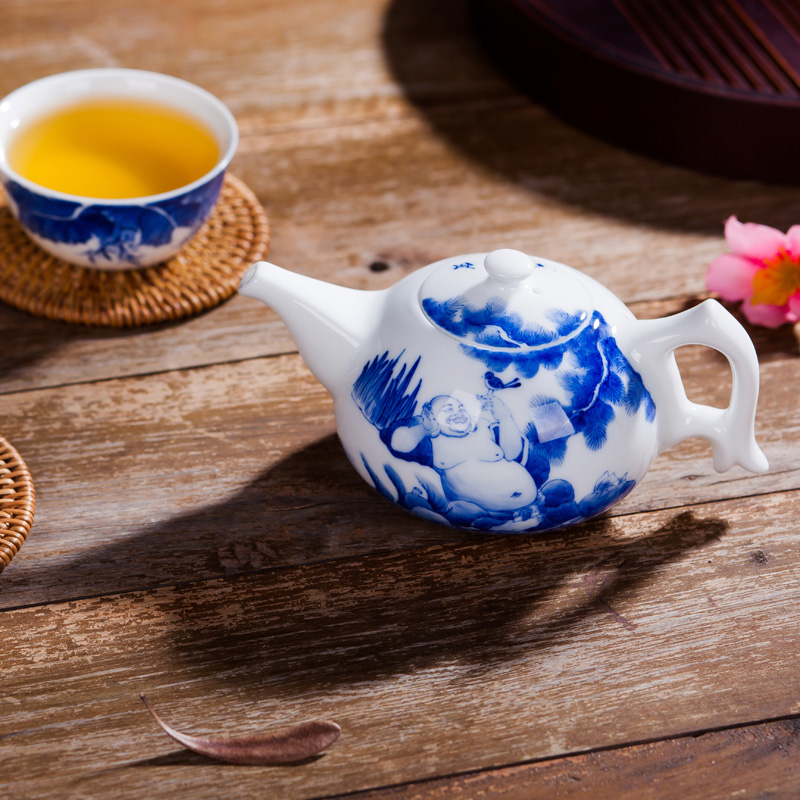 Jingdezhen ceramic kung fu tea set suit household white porcelain blue and white tea teapot teacup of a complete set of hand by hand