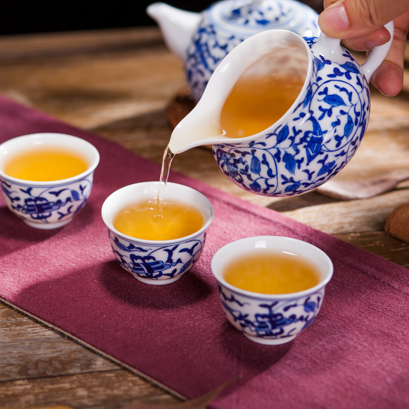 Jingdezhen ceramic hand - made kung fu tea set with blue and white porcelain cup just a cup of tea of a complete set of the teapot