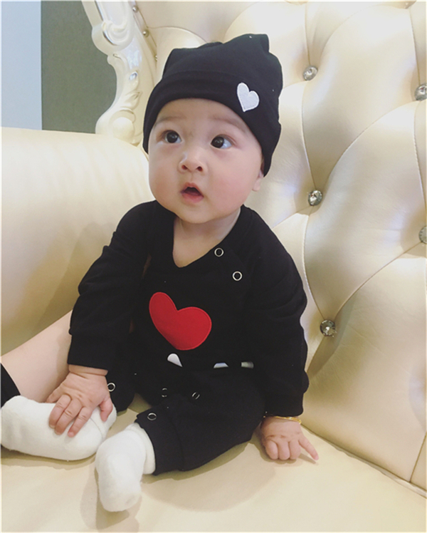 Xuân xuân 2018 tải gia đình mới của ba mẹ con - mẹ và con gái mẹ tải quần áo len cho bé bò thủy triều áo thun đẹp cho cả nhà