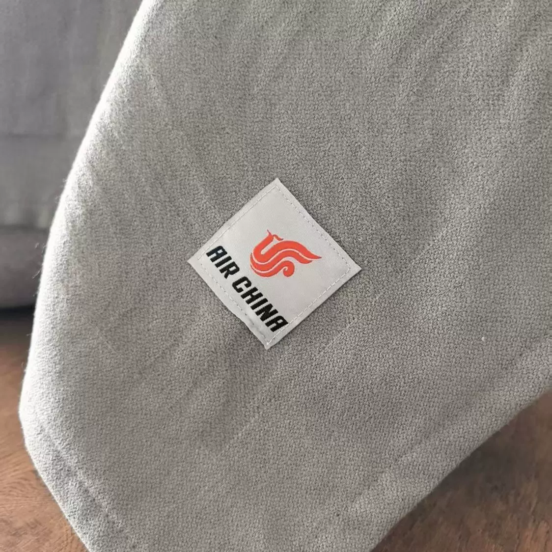 Полетная простыня Air China Economy Class First Class Aircraft Blanket Throw Office Lunch Break Car Shawl Warm Bedding Blanket Wholesale