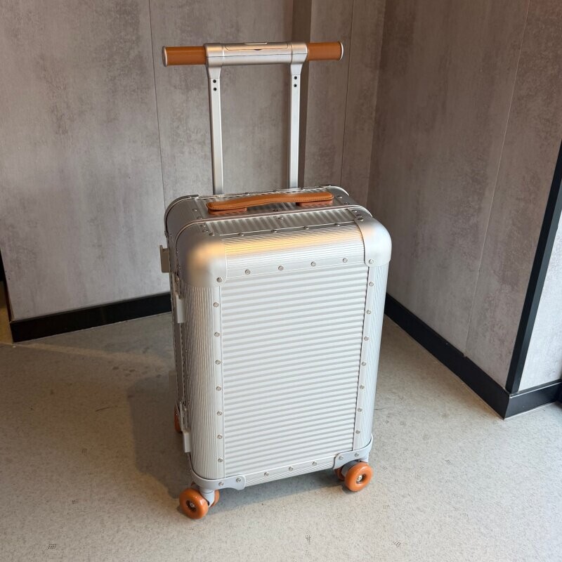 Purely Handmade Aluminum Alloy Trolley Case, German Aviation Aluminum Luggage Case, 20inch Exquisite Carry-On Suitcase with Universal Wheels and Silent Operation