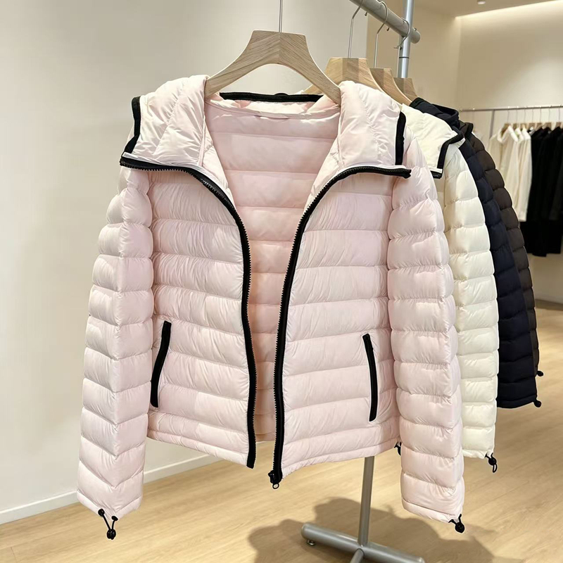 95 White Duck down Jacket for Women 2026 New Autumn and Winter Style, Color-Blocked Short Hooded Lightweight Student Coat