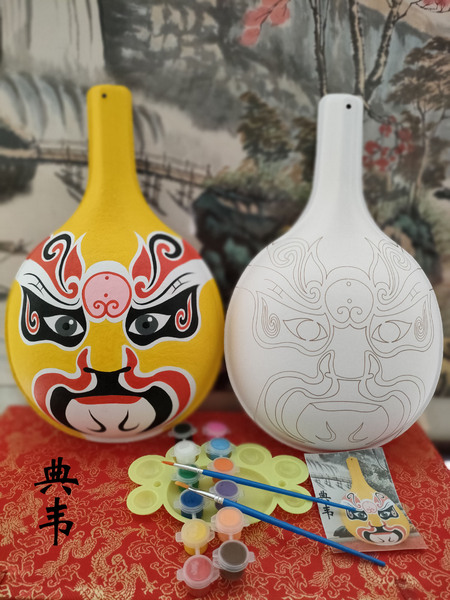 Large DIY Traditional Culture Handmade Horse Spoon with Patterned Facial Mask Blank for Teaching Materials on Intangible Cultural Heritage