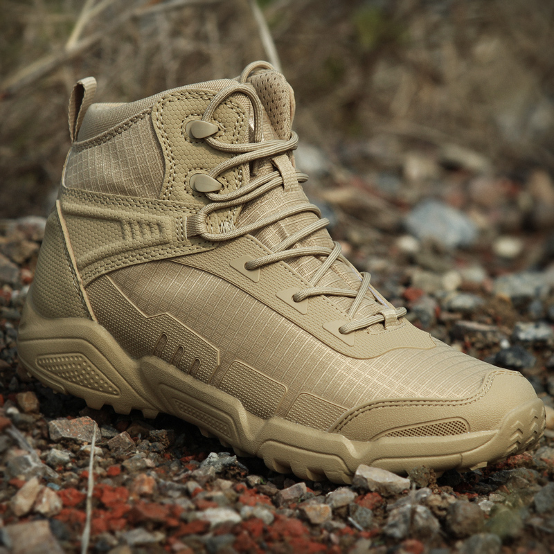 Battle Boots in the middle of the desert boots winter super light training boots for fan tactical boots outdoor waterproof mountaineering shoes