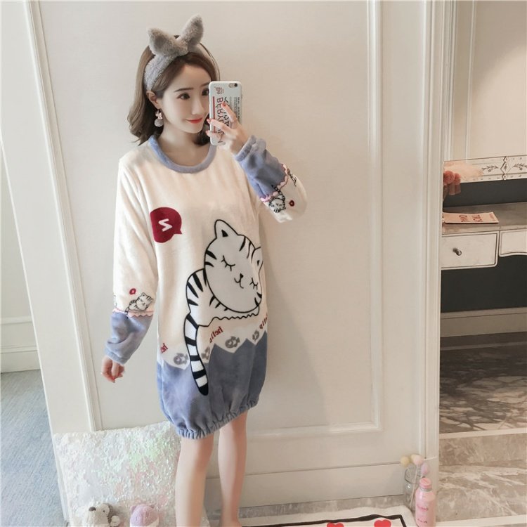 Áo ngủ mùa đông nữ dài lông cừu san hô dày phiên bản Hàn Quốc của mùa thu và mùa đông flannel ngọt ngào dễ thương ấm áp đồ ngủ sinh viên đầm dài qua gối cho tuổi trung niên