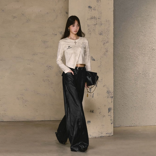 [Мягкие кожаные брюки] поднять Nina, складки текстуры кармана, свободные широкие повседневные брюки