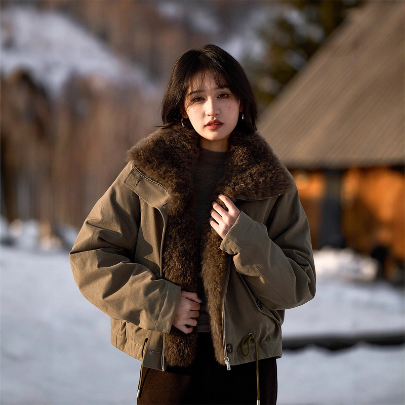 Free Wilderness, Moving Forward in the Cold, Cashmere Fur Collar, 95% White Goose down Parka, Women's Winter New Style Coat