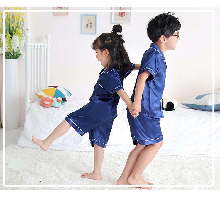 Đồ ngủ bố mẹ con mùa hè ngắn tay gia đình ba mẹ con gái bố và con trai phù hợp với băng lụa đôi nam 200 kg S mã dịch vụ tại nhà shop đồ nam