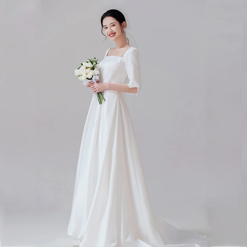 Satin light wedding dress 2022 new simple temperament self-cultivation dress is thin bride wedding forest travel shoot out gauze