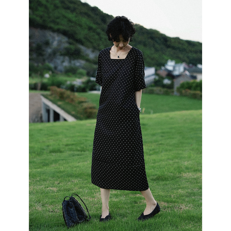 Tt Designer [Jiang Bo] High-End Light Luxury Mid-Sleeve Straight Square Neck Polka Dot Dress for Women Summer 2026 New Style