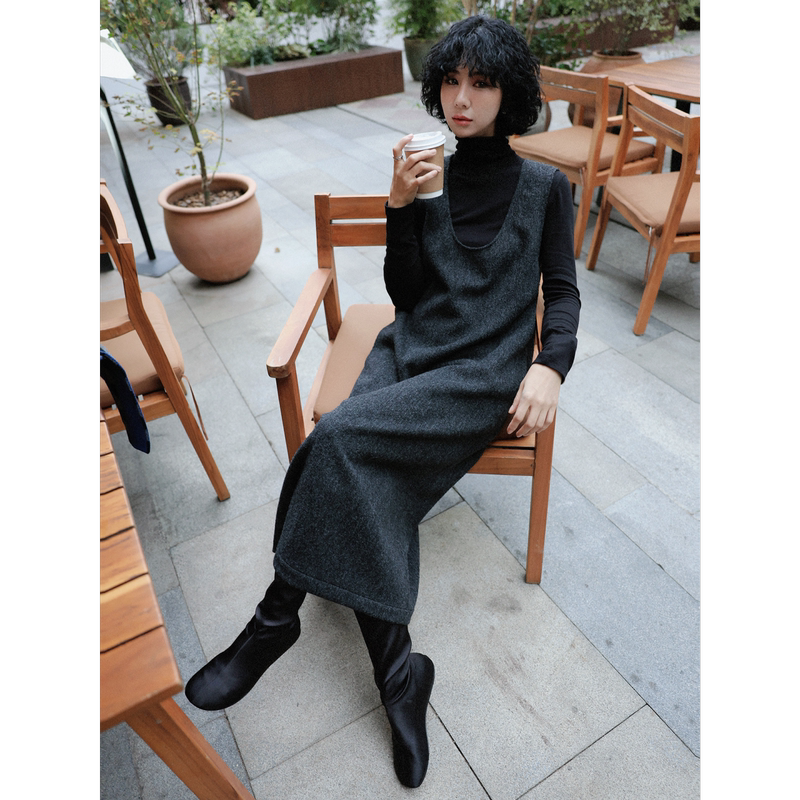 Tt Designer [Hui Zhi Lan Xin] Dark Gray U-Neck Wool Vest Dress for Women, Autumn and Winter Long Straight Skirt
