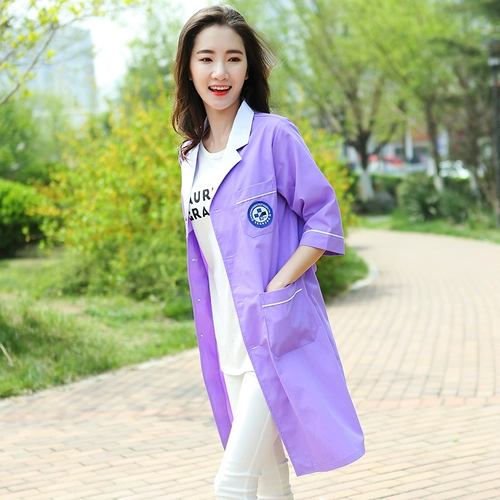 Белый халат, униформа врача, косметическая осенняя демисезонная база под макияж