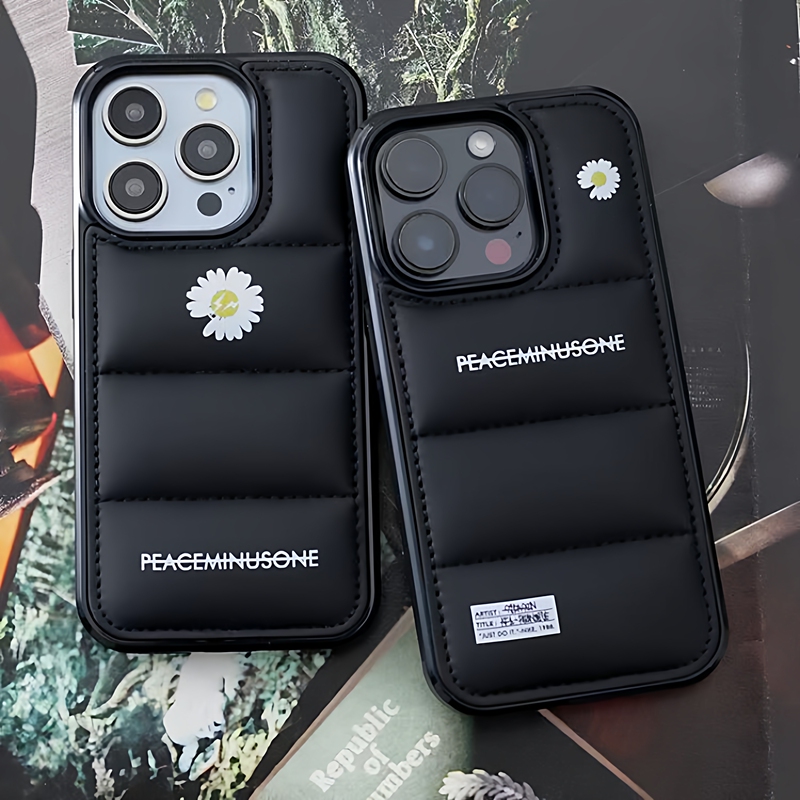 Gd Daisy Label Is Suitable for Samsung S25 Ultra Phone Case, down Jacket, S23 Fe Fashion, S21, S24 Trendy Brand Couple, S22 High-End, A54, A55, A17, A07 Classic Popular Note20 Anti-Drop Gd Daisy Label Is Suitable for Samsung S25 Ultra Phone Case, down Jacket, S23 Fe Fashion, S21, S24 Trendy Brand Couple, S22 High-End, A54, A55, A17, A07 Classic Popular Note20 Anti-Drop