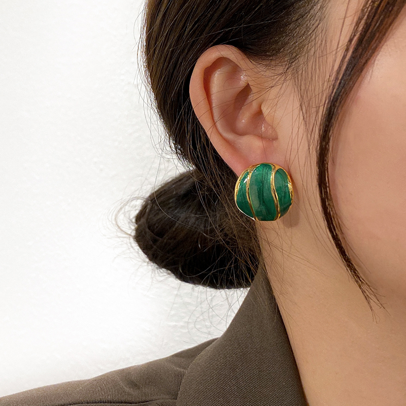 Wavy dripping glaze milkshake disc earrings 2022 new trendy earrings with a sense of niche Korean light luxury earrings