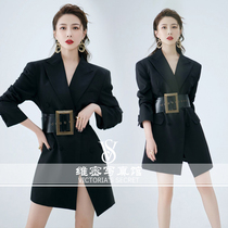 Movie themed new personal image Costume Personality Lady West Suit Writing True Art Photography for a Costume Show