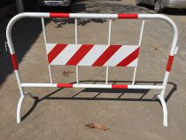 Red and white belt version of iron horse fence Plastic isolation fence Road fence Road isolation fence Iron horse fence Traffic facilities