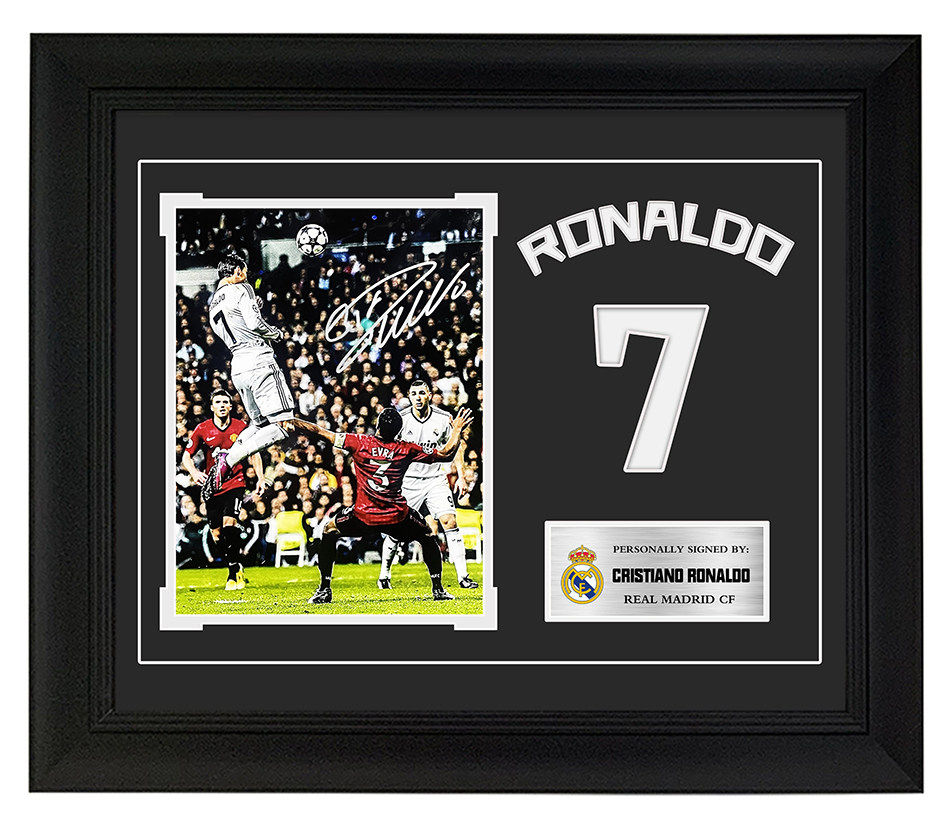 Real Madrid Cristiano Ronaldo's signature photo, headed goal, C Ronaldo's signature photo, with certificate, mounted collection