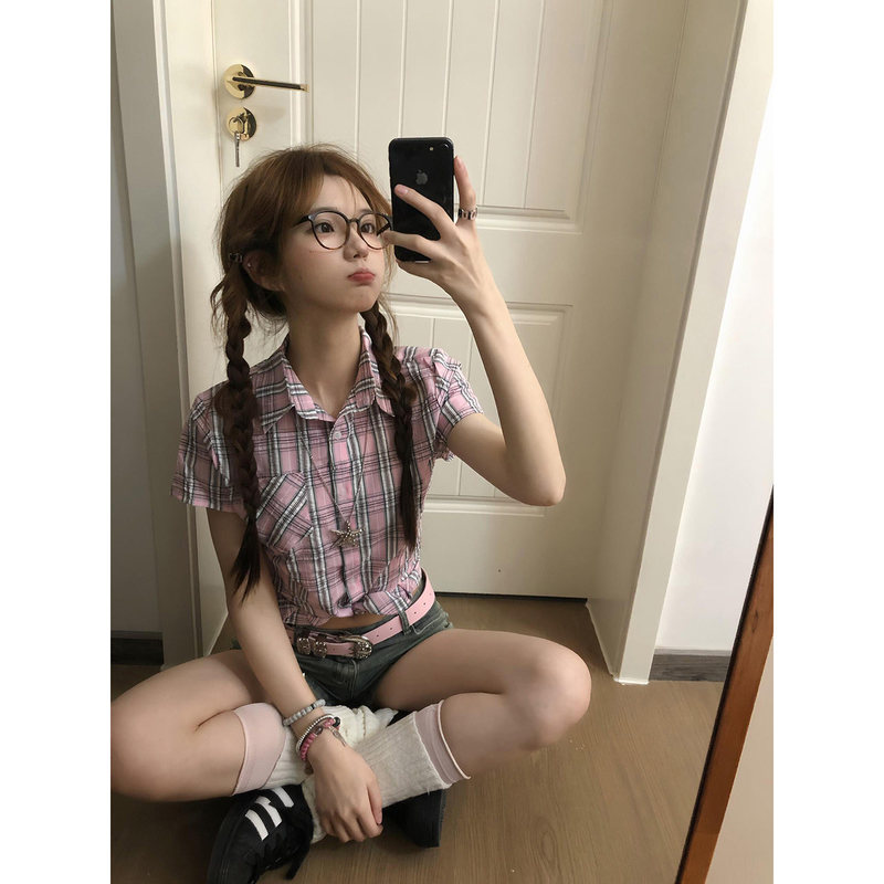 Korean-Style Retro College-Style Pink Plaid Short-Sleeve Shirt for Women, Summer Polo Collar, Slim Fit, Versatile, Slimming, Lightweight Top Korean-Style Retro College-Style Pink Plaid Short-Sleeve Shirt for Women, Summer Polo Collar, Slim Fit, Versatile, Slimming, Lightweight Top
