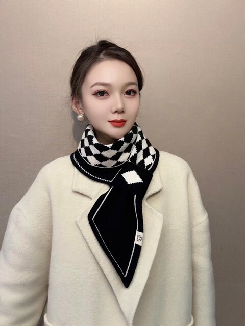 Women's Scarf 2025 New Winter Thickened Lazy Style Short Scarf This Year's Popular Trendy Fashionable High-End Light Luxury