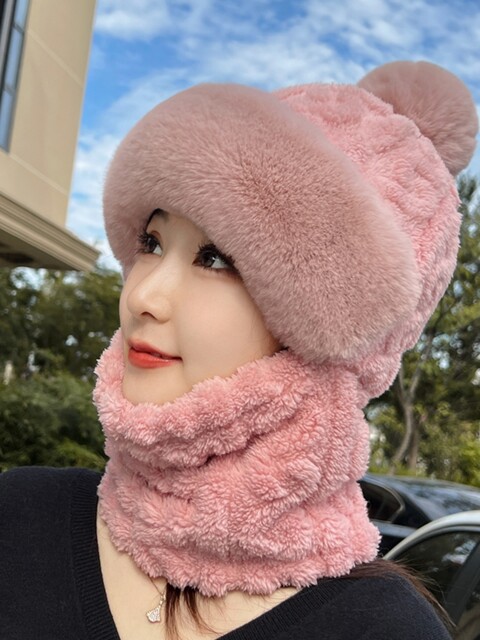 Women's Winter Cycling Windproof and Cold-Proof Warm Hat with Neck Protection, Full Face Protection, Middle-Aged and Elderly Mask and Neck Scarf Integrated Hat