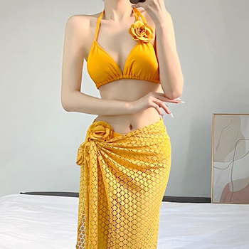 特价2025新款糖果分体泳衣女性感比基尼三件套遮肚显瘦温泉泳装