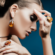 Prince amber Beeswax Russian pure natural hand string old beeswax pendant ring Worm original mine sweater necklace female