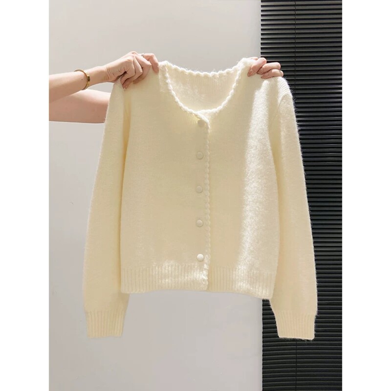 French-Style Gentle and Soft Sweater Knit Cardigan for Women, 2026 Autumn and Winter New Loose Fit, Slimming, Versatile Long-Sleeve Top French-Style Gentle and Soft Sweater Knit Cardigan for Women, 2026 Autumn and Winter New Loose Fit, Slimming, Versatile Long-Sleeve Top