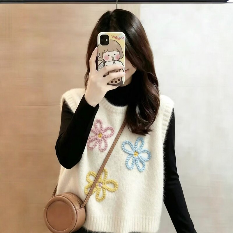 Korean Style Embroidered Floral Knitted Vest Women's Sweater 2026 Spring and Autumn Sleeveless Round Neck Pullover Loose Top Korean Style Embroidered Floral Knitted Vest Women's Sweater 2026 Spring and Autumn Sleeveless Round Neck Pullover Loose Top