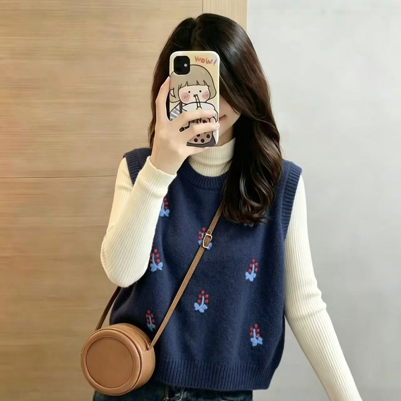 Embroidered Floral Round-Neck Knitted Vest Women's Sweater Spring and Autumn 2026 New Sleeveless Loose Layered Top Embroidered Floral Round-Neck Knitted Vest Women's Sweater Spring and Autumn 2026 New Sleeveless Loose Layered Top