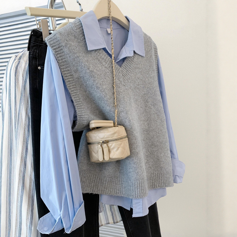 Gray V-Neck Knitted Vest for Women 2025 Autumn and Winter Sweater Vest Korean Style Layered Shirt Two-Piece Set Top