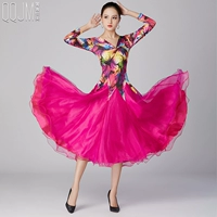 Роза красная