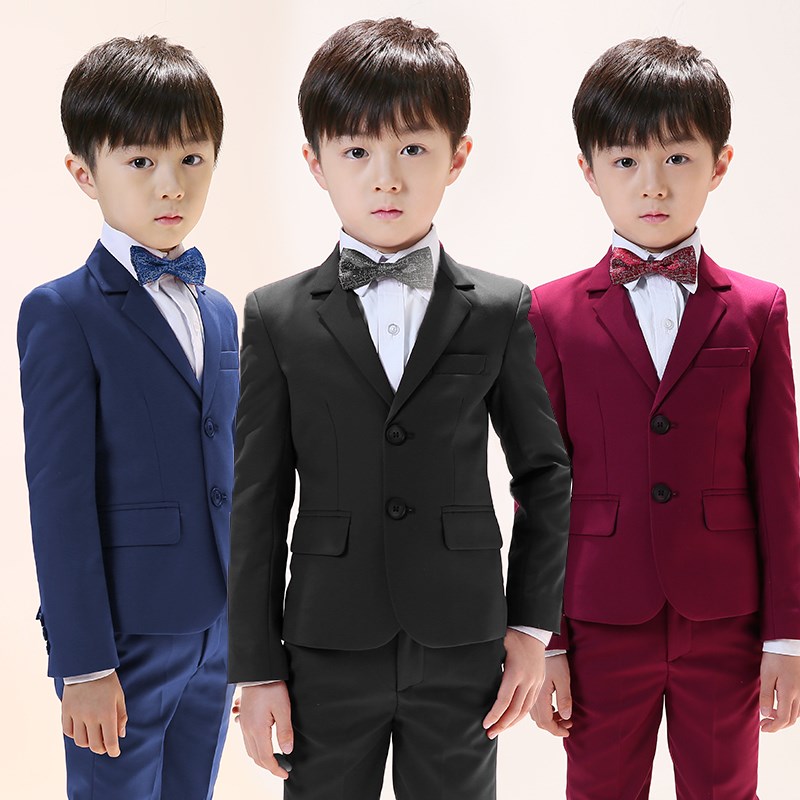 . Childrens trang phục nhỏ phù hợp với cậu bé hiệu suất máy chủ váy đàn piano trong cậu bé nhỏ phù hợp với rượu bé bộ lớn màu đỏ.